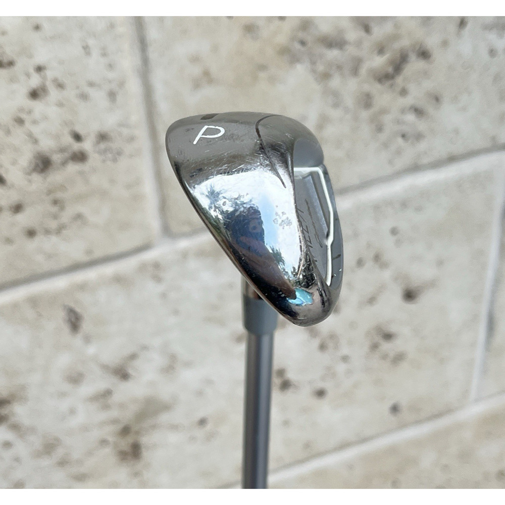 Women's TaylorMade Kalea Pitching Wedge Ladies Graphite RH 35" w/ New Grip - Picture 4 of 9